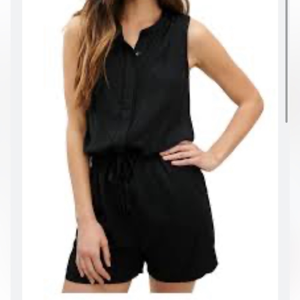 The Impeccable Pig Women’s Black Button Up Sleeveless Shorts Romper, size Medium